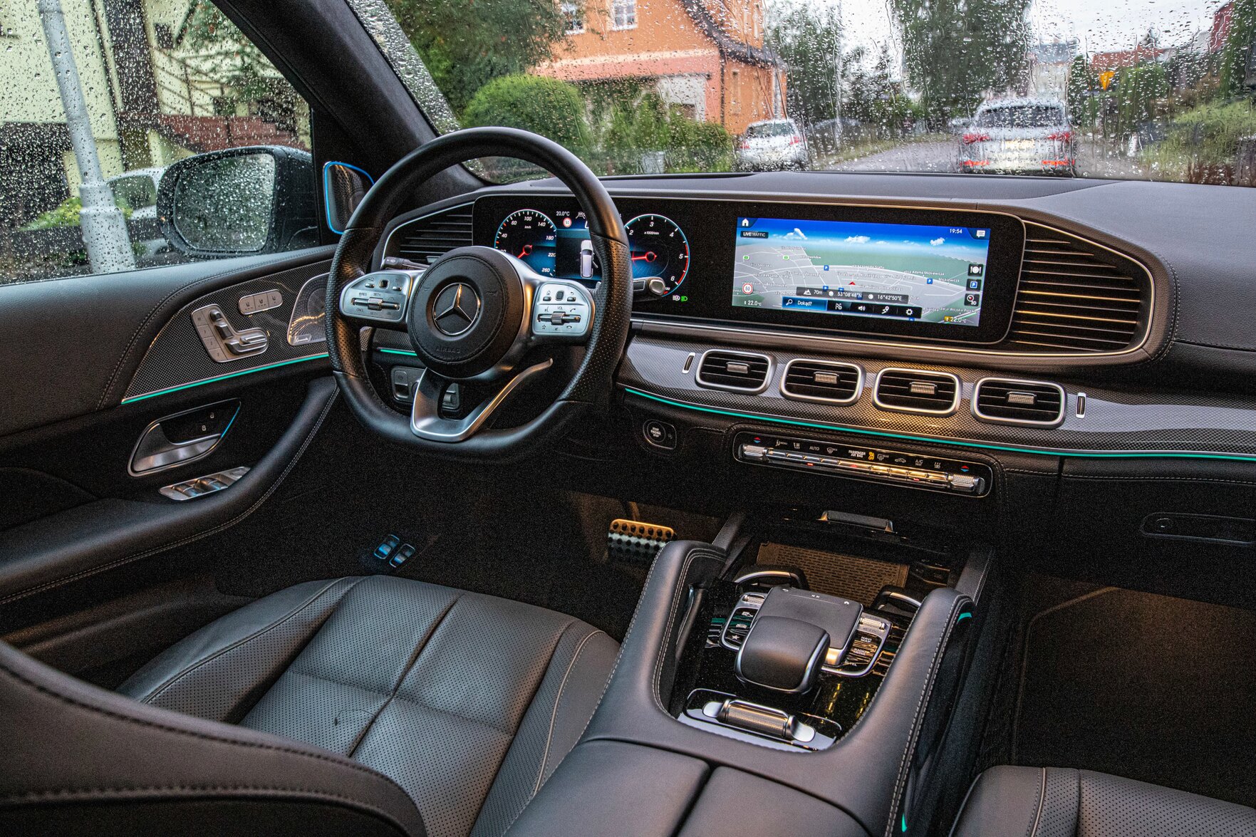 mercedes-benz-gls-400-d-luksusowy-praktyczny-i-elegancki-automotyw