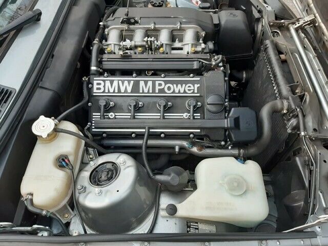 BMW E30 M3 silnik