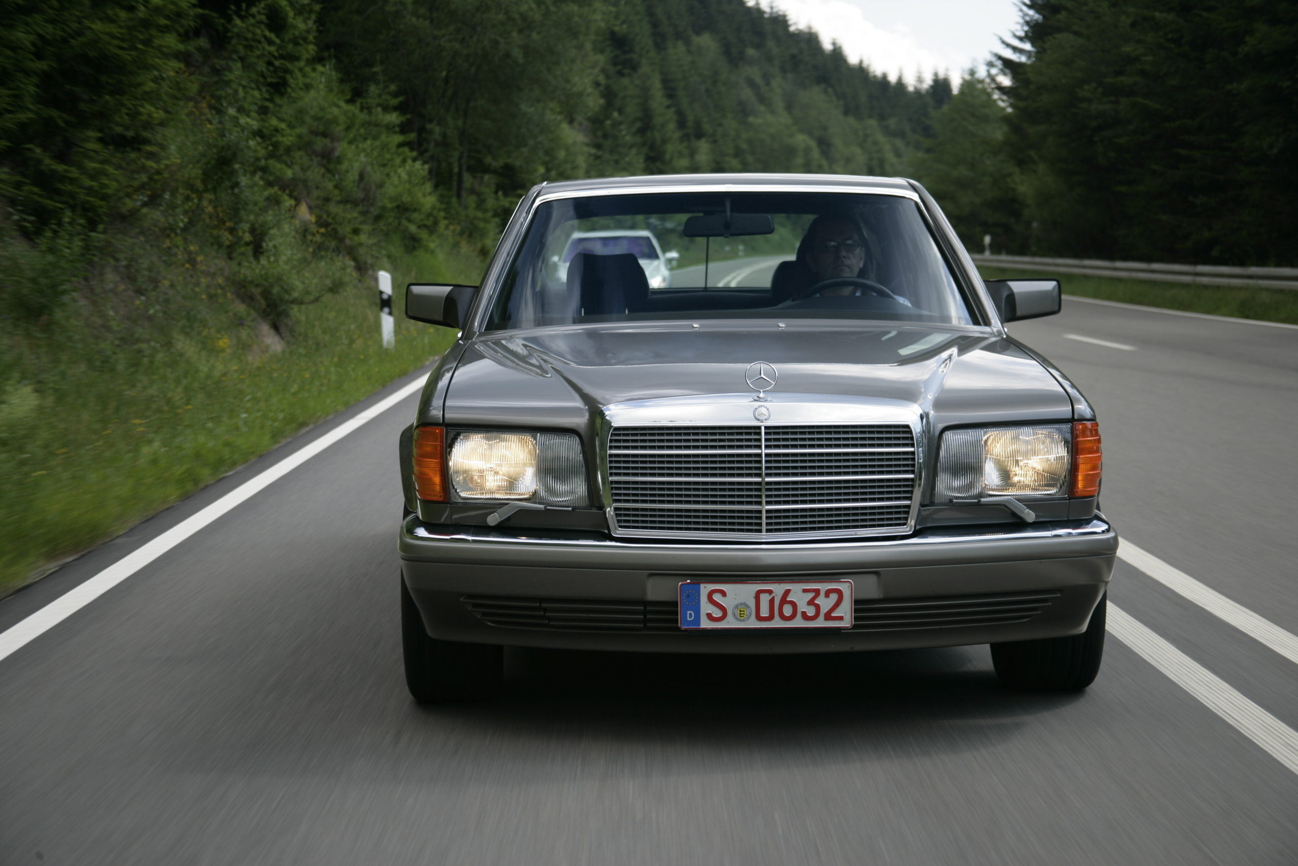 Kultowy Mercedes W126. Czy to najlepsza klasa S?