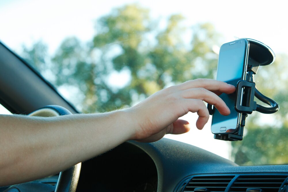 Przydatne aplikacje dla kierowców – co warto mieć w smartfonie?