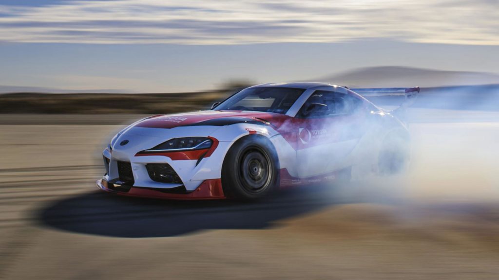 Toyota zbudowała Suprę, która sama driftuje [WIDEO]