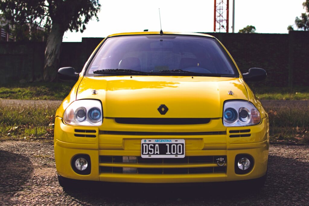 Szybki, mały, niedrogi. Top  8 interesujących hot-hatch 'y za niewielką kasę