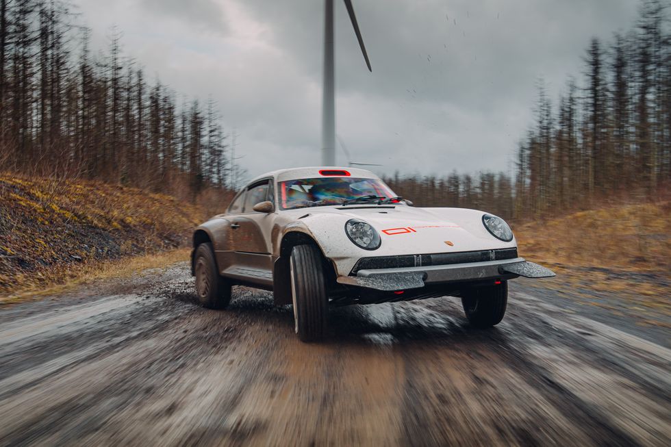 Porsche + Singer + off-road = ACS. O co tu chodzi?