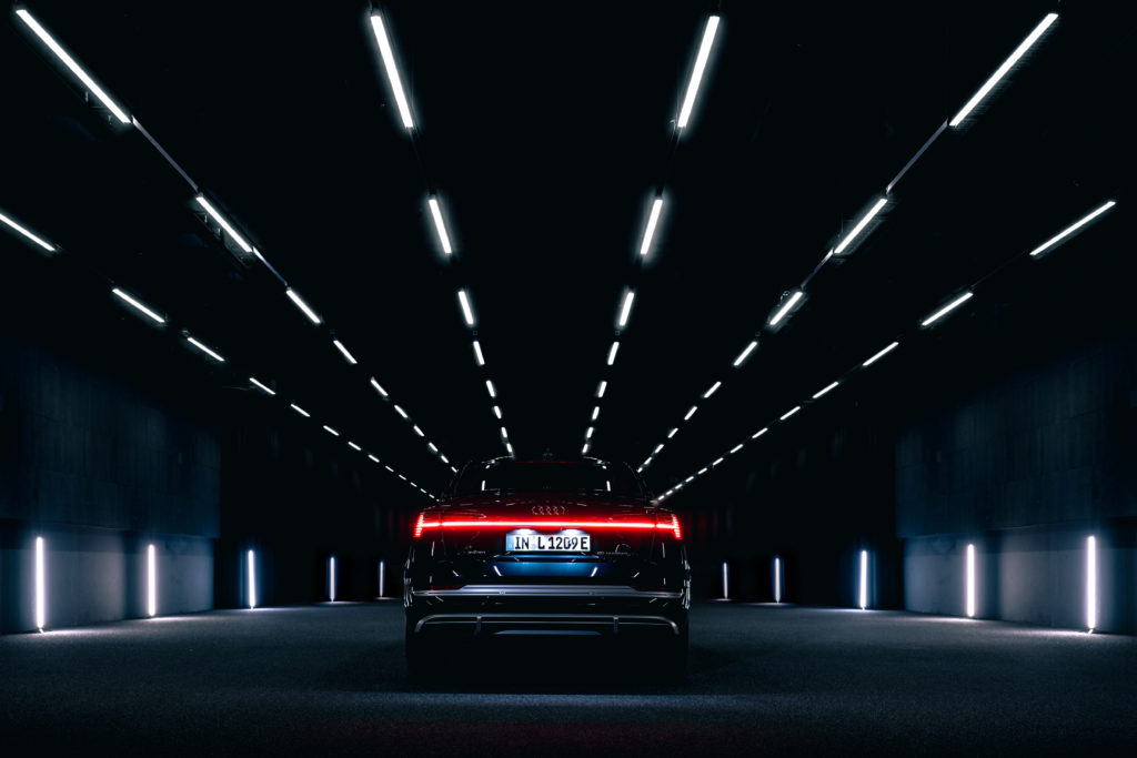 Audi e-tron Sportback nocą