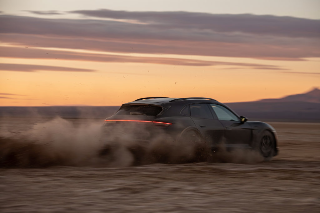 Jak sprzedają się drogie samochody w 2021? Porsche publikuje zaskakujące dane