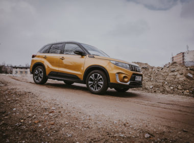 Suzuki Vitara Hybrid (fot. Krzysztof Kaźmierczak / automotyw.com)