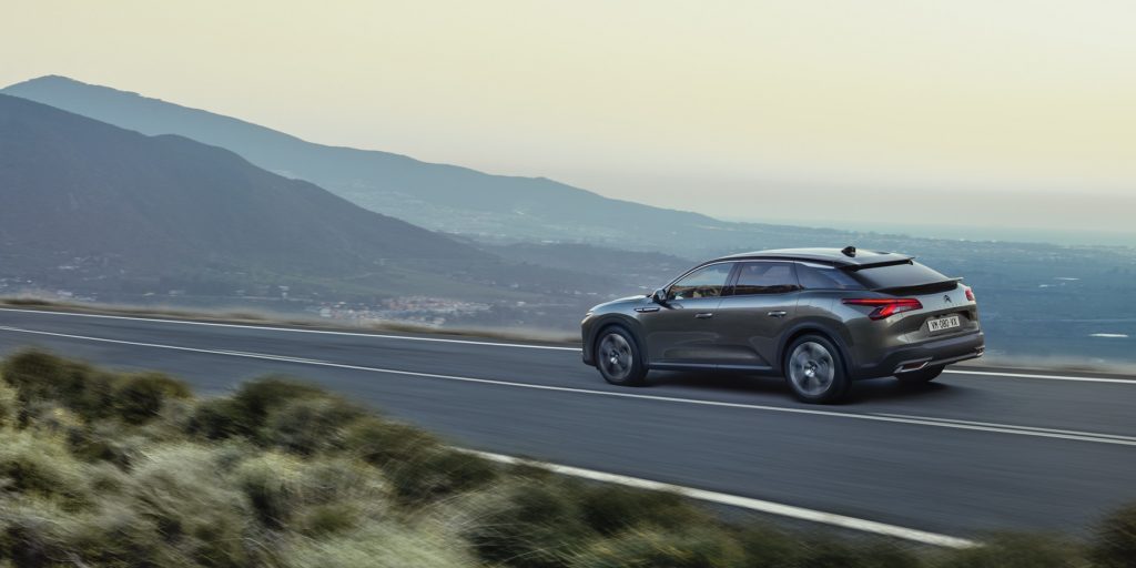 Nowy Citroën C5 X – nietuzinkowa synteza stylów