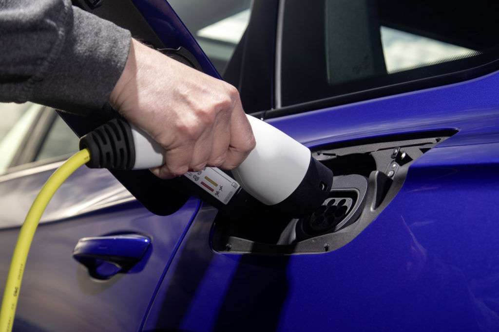 Top 10 hybryd plug-in, które można kupić w Polsce
