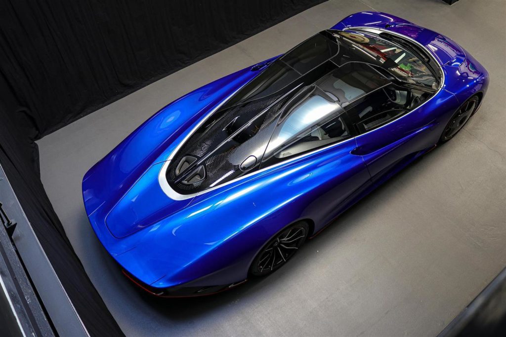 McLaren Speedtail – prawie nieużywany egzemplarz wystawiony na sprzedaż