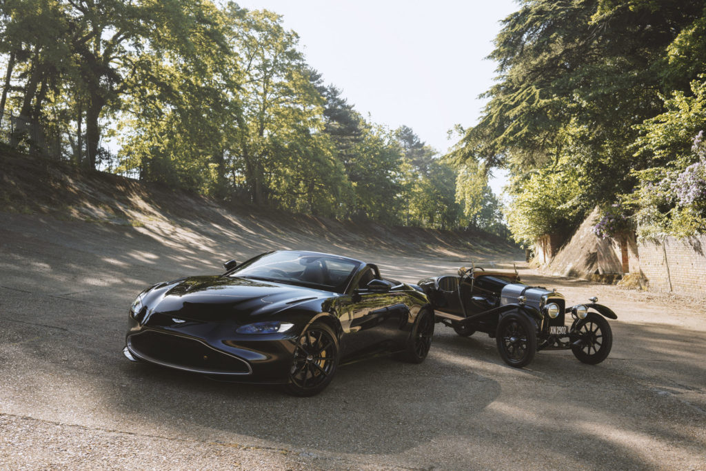 Aston Martin Vantage Roadster z okazji 100 rocznicy, czego? Zobaczcie