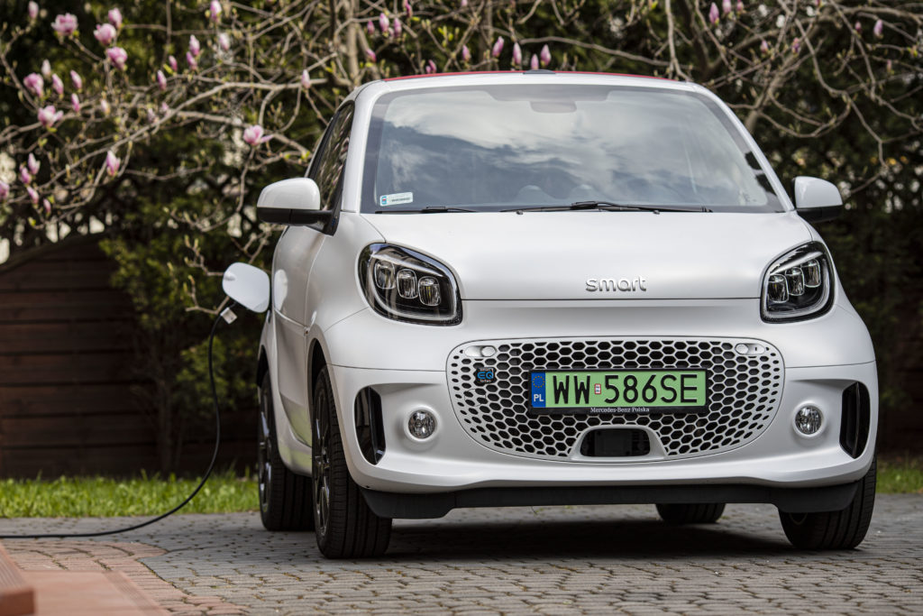 Smart EQ fortwo cabrio. Test auta bez dachu, dla dwóch osób i na prąd