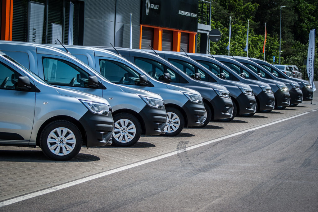 Nowe dostawczaki: Renault Express Van, Kangoo Van i Trafic – pierwsza jazda