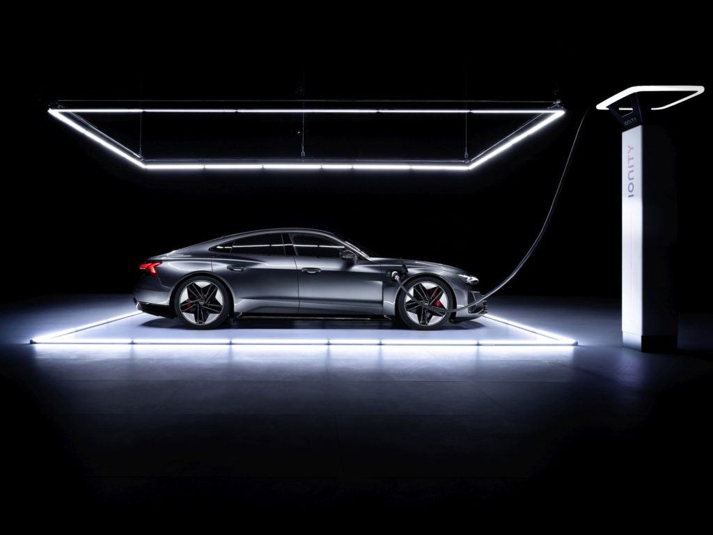 Oficjalnie: Audi kończy z silnikami spalinowymi