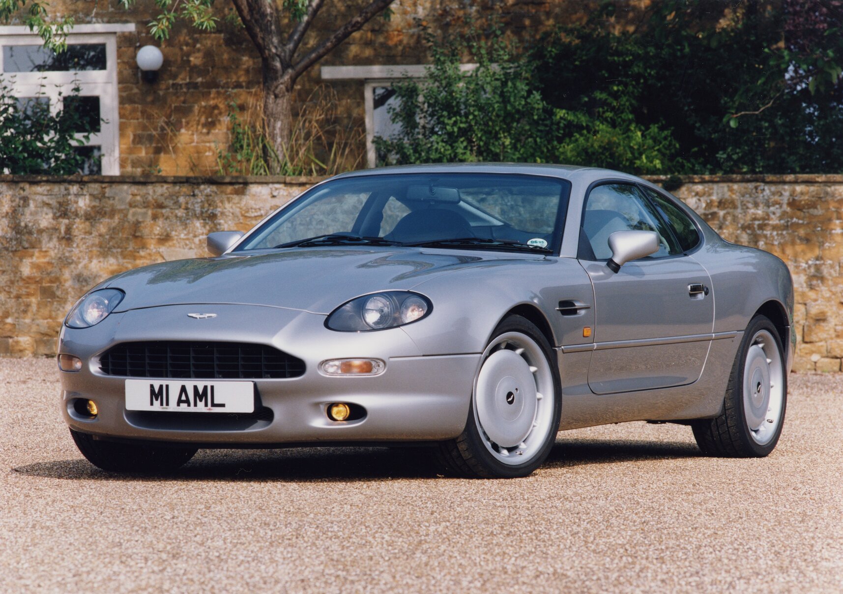 Aston Martin DB7. Tanio, ale nie prosto
