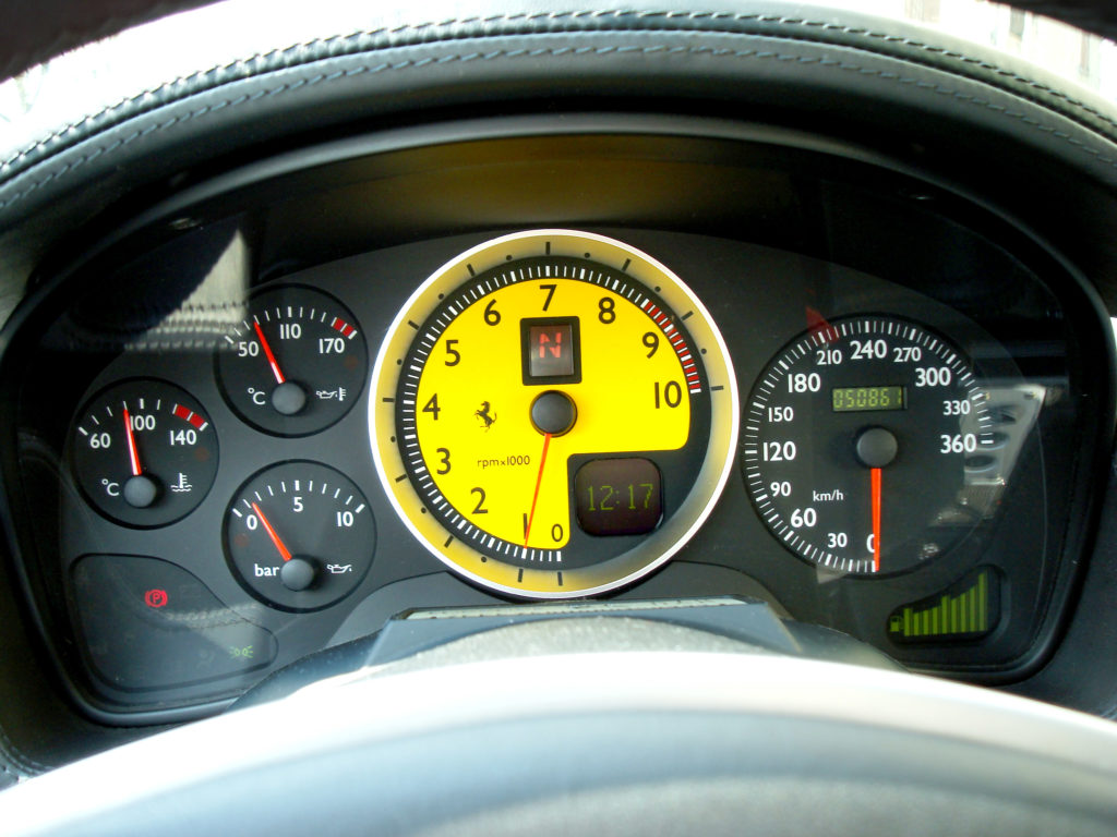 zegary w Ferrari F430