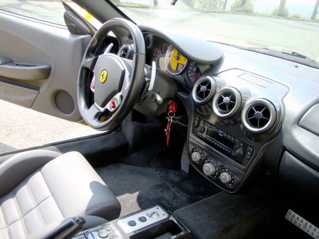 wnętrze Ferrari F430