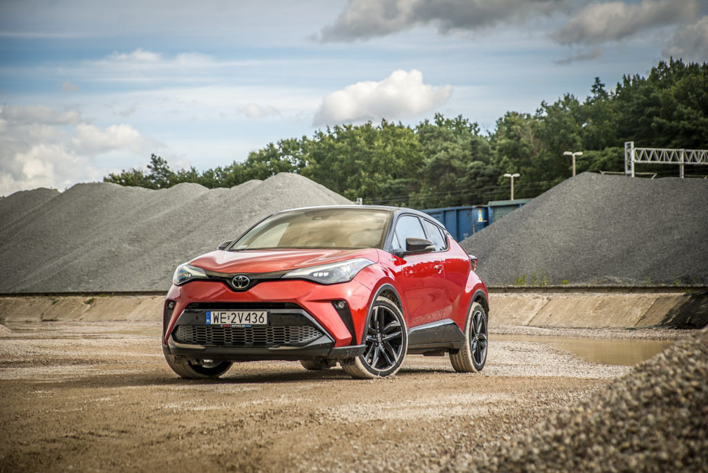 Toyota C-HR GR Sport 2.0. Ta hybryda nie jest nudna. Test