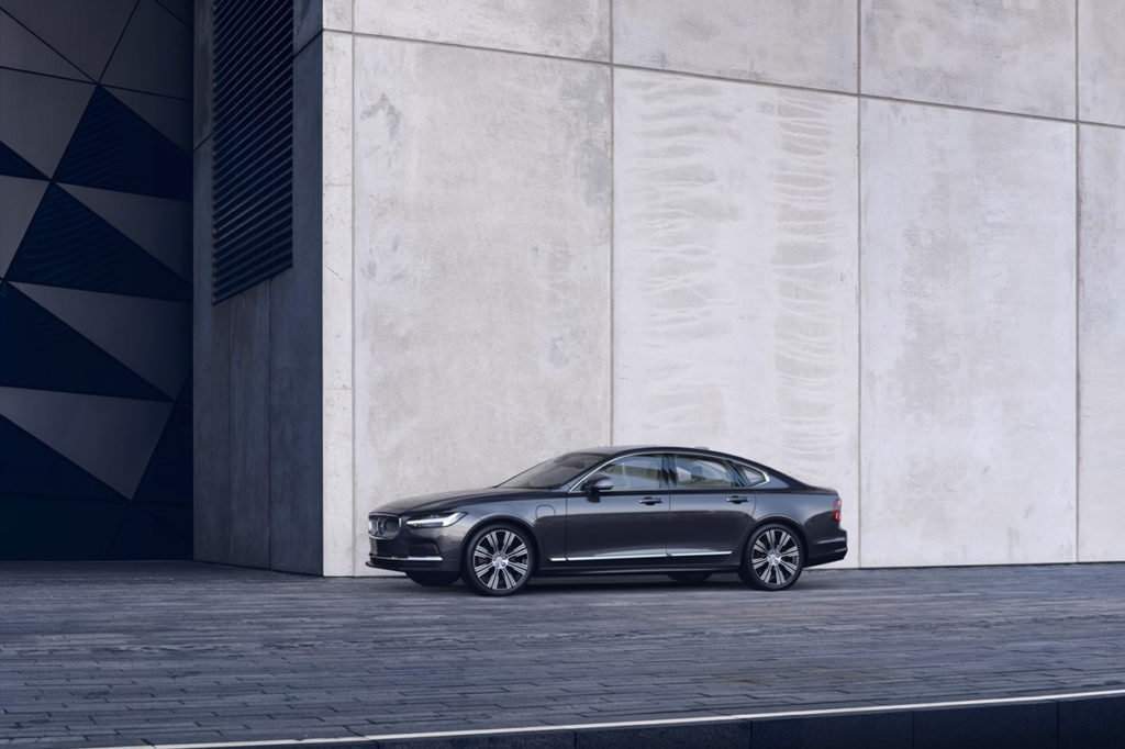 Seria Volvo Recharge z większym zasięgiem i większą mocą