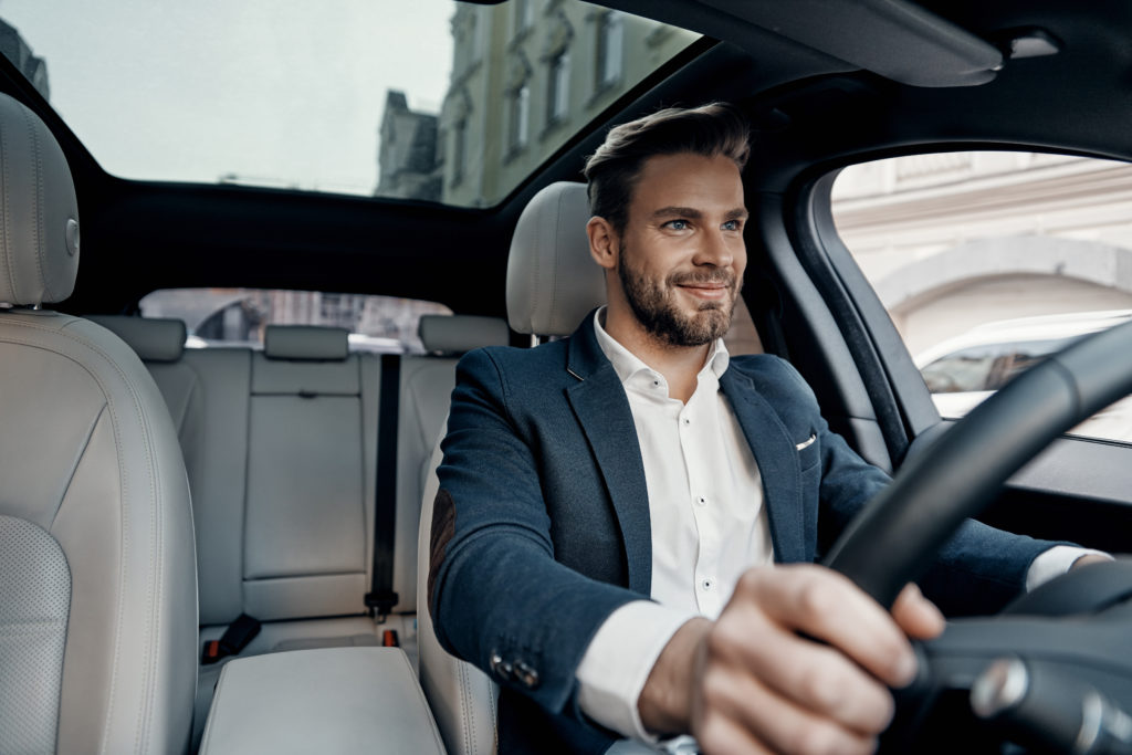 Oto złe nawyki za kółkiem. Zmień je i zadbaj o swoje auto
