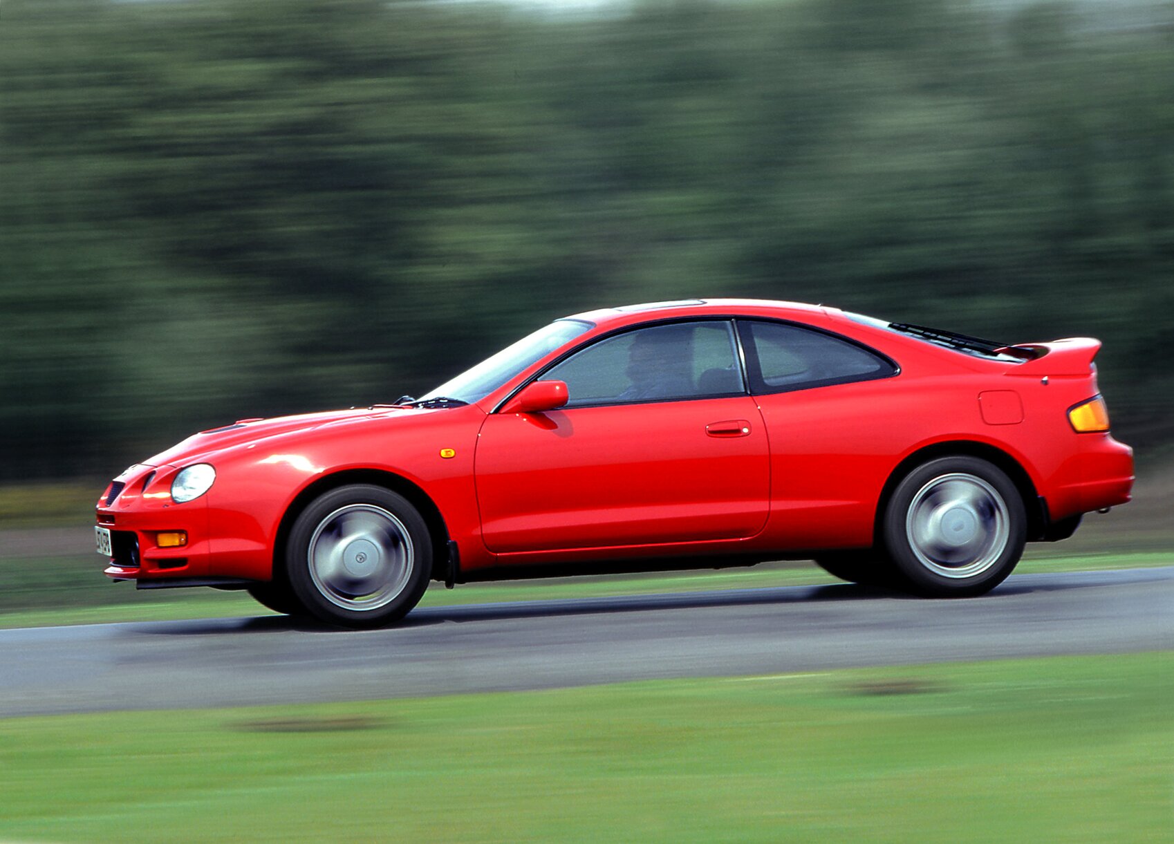Youngtimer dla początkującego fana JDM? Oto Toyota Celica T20 - Automotyw