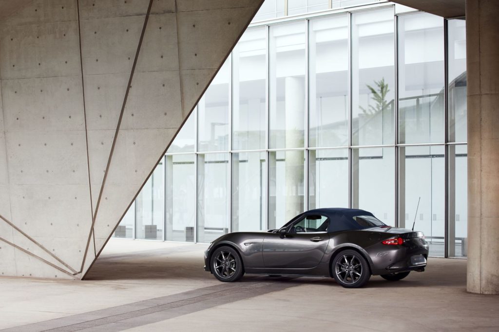 Mazda MX-5 2022 – jeszcze lepsza w zakrętach