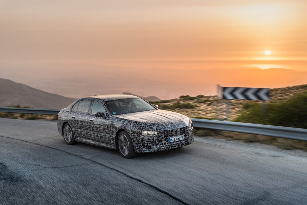 Elektryczne BMW i7. Prototyp testowany w  ekstremalnych warunkach