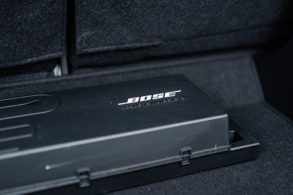 Nissan Leaf wyposażony został w system audio BOSE (fot. Michał Beszta-Borowski / automotyw.com)