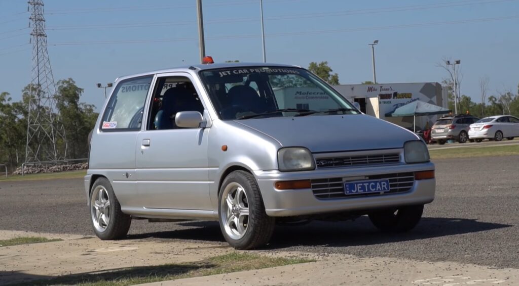 Daihatsu Mira z silnikiem odrzutowym. 2600 KM w hatchbacku