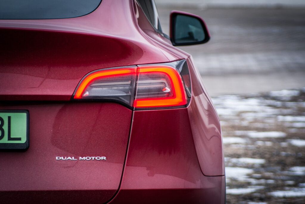 Tesla Model Y Long Range (fot. Jakub Kornacki / Automotyw.com)