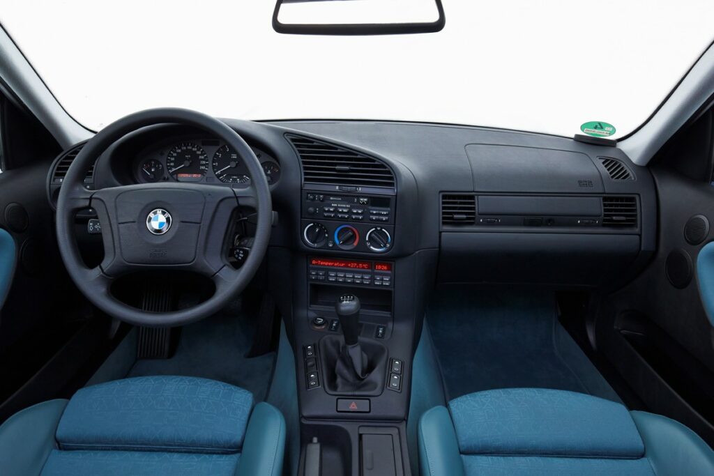 wnętrze BMW e36
