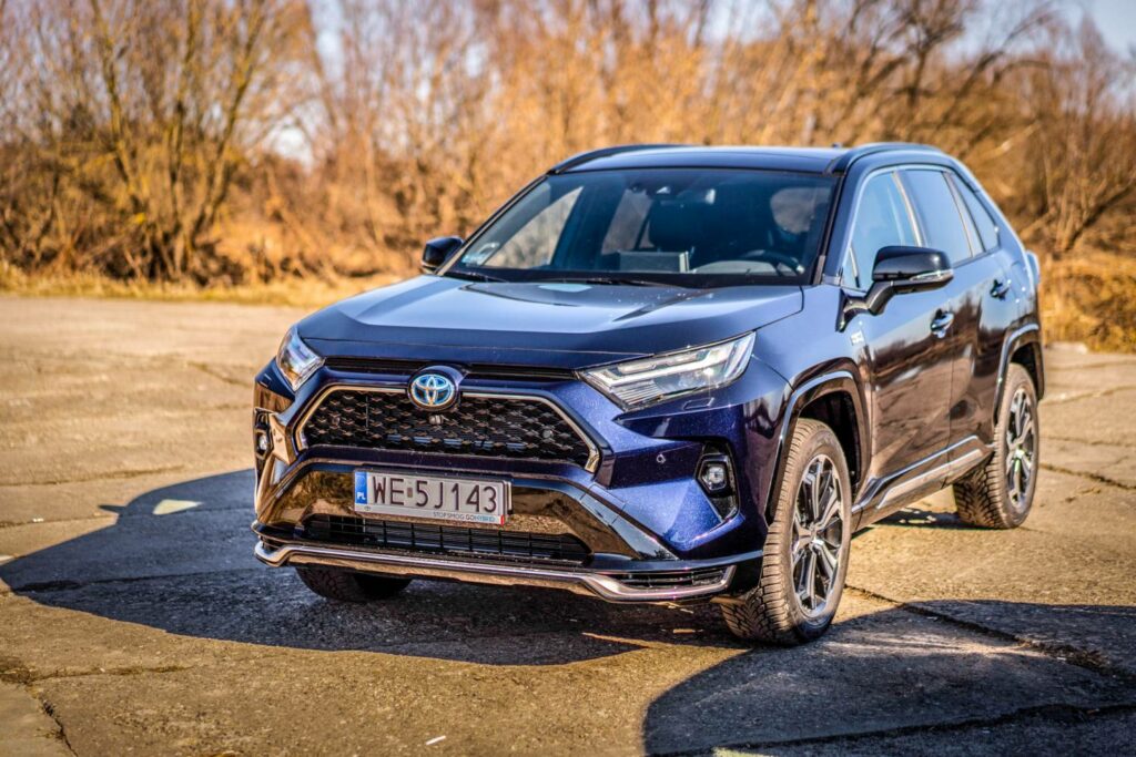 Test. Toyota RAV4 Plug-in Hybrid – kompaktowy SUV z wtyczką za ćwierć miliona
