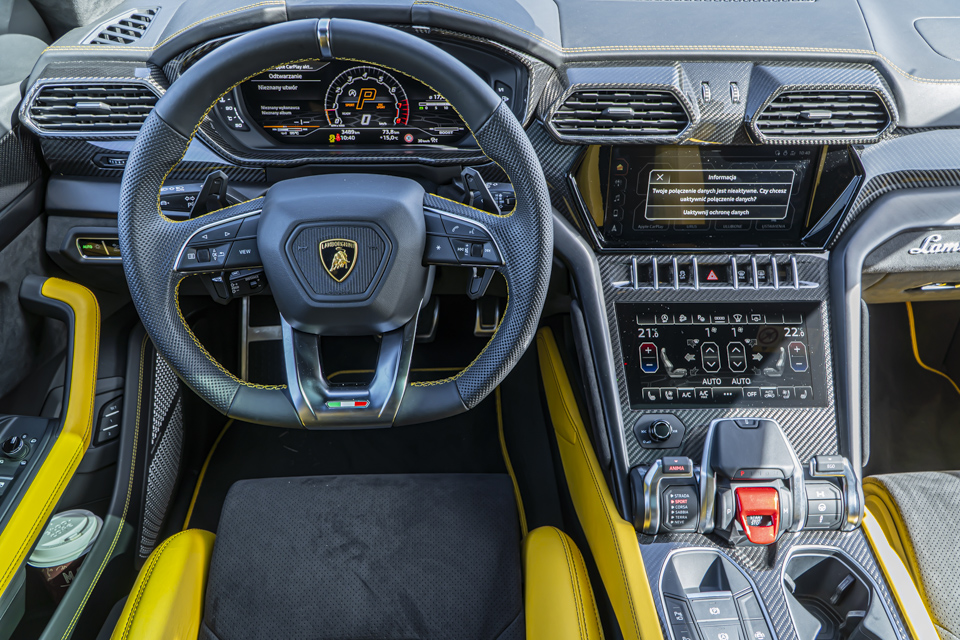 wnętrze Lamborghini Urus
