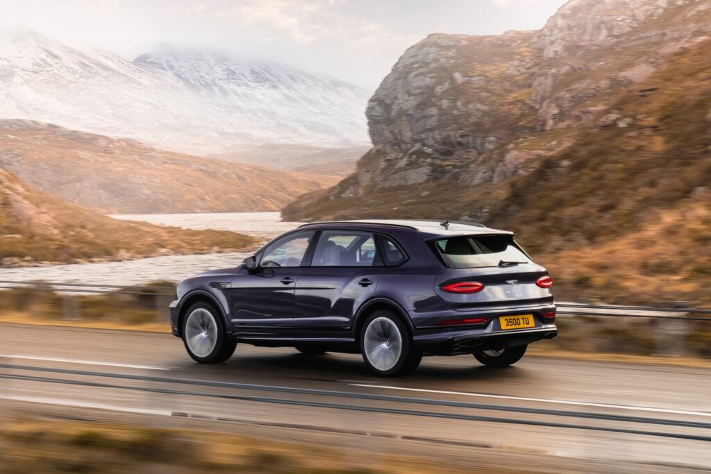 Bentley Bentayga EWB – „tylko 24 miliardy różnych opcji wykończenia”