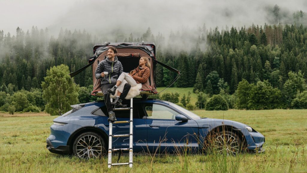 Gdzie wyjechać pod namiot? Porsche wpadło na świetny pomysł