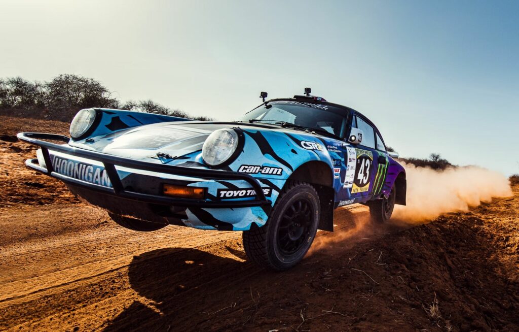 Ken Block sprzedaje klasyczną rajdówkę. Porsche 911 SC „Safari” na aukcji
