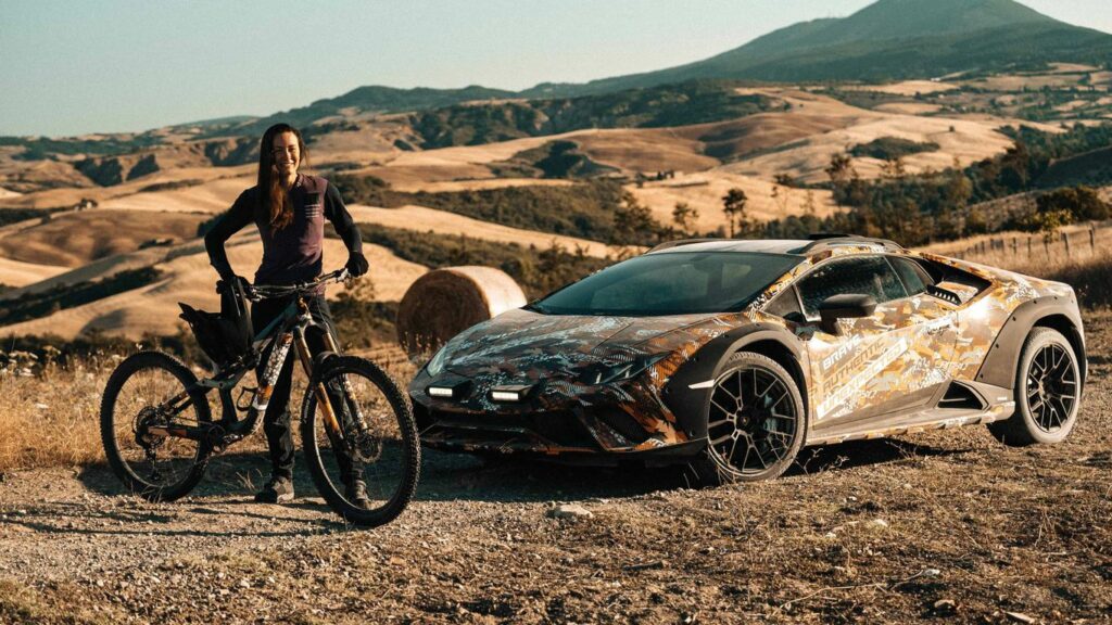 Lamborghini Huracan… Do off-roadu? Wersja Sterrato już w 2022