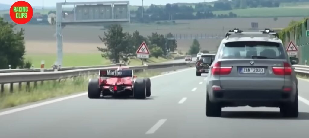 Formuła 1 na publicznej drodze? Bolid widziany w Czechach