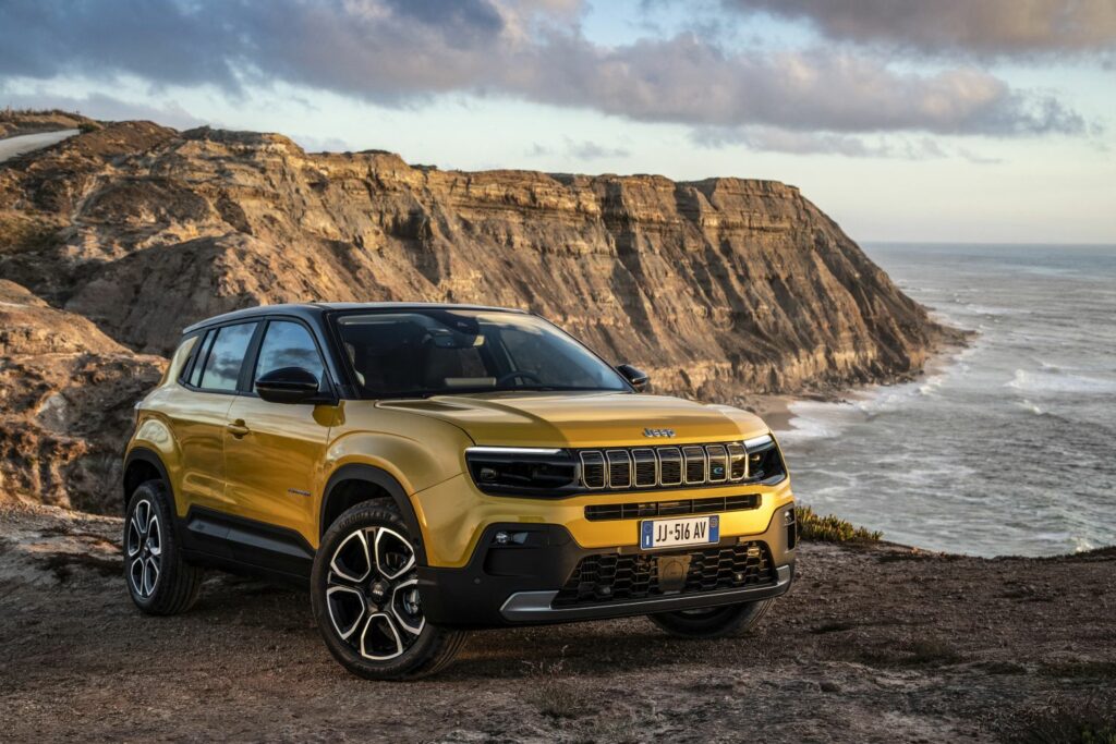 Jeep ogłasza nowe modele elektryczne: Avenger, Recon i Wagoneer S
