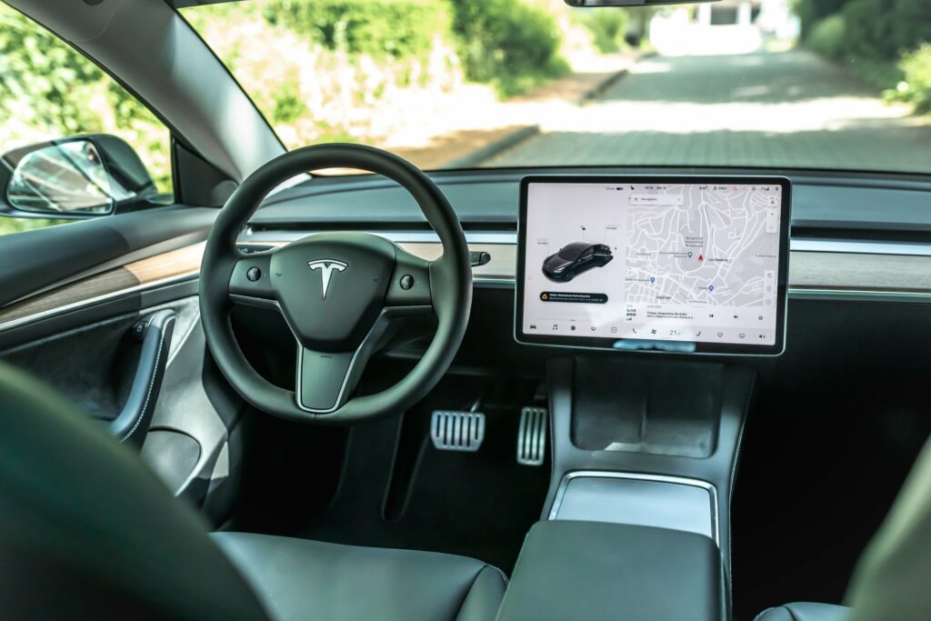 Tesla Model 3 Performance wnętrze