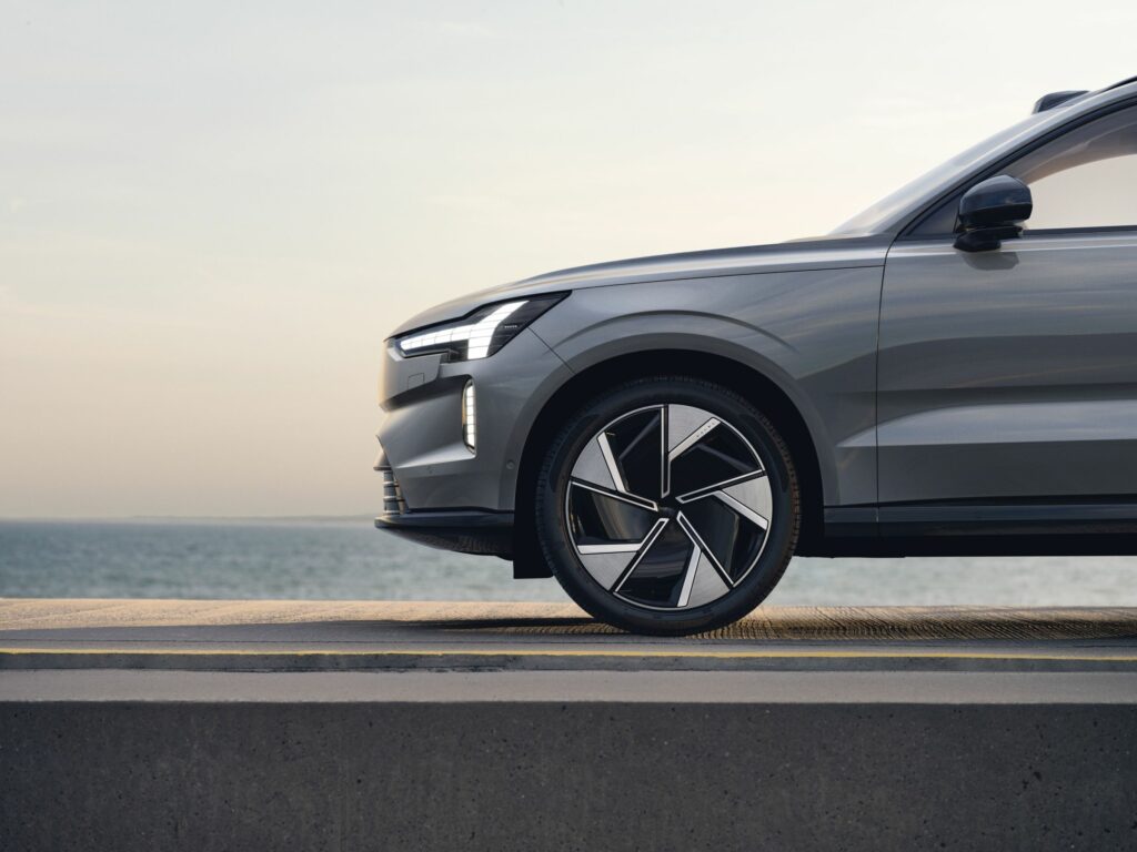 Pokazano nowe Volvo EX90. Pierwsze zdjęcia