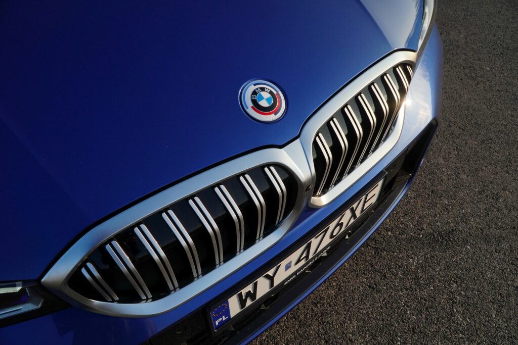 Cena BMW 330e xDrive