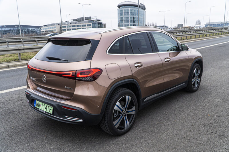 Mercedes Benz EQA 350 4Matic Niewielki Premium I Prawie 300 KM 