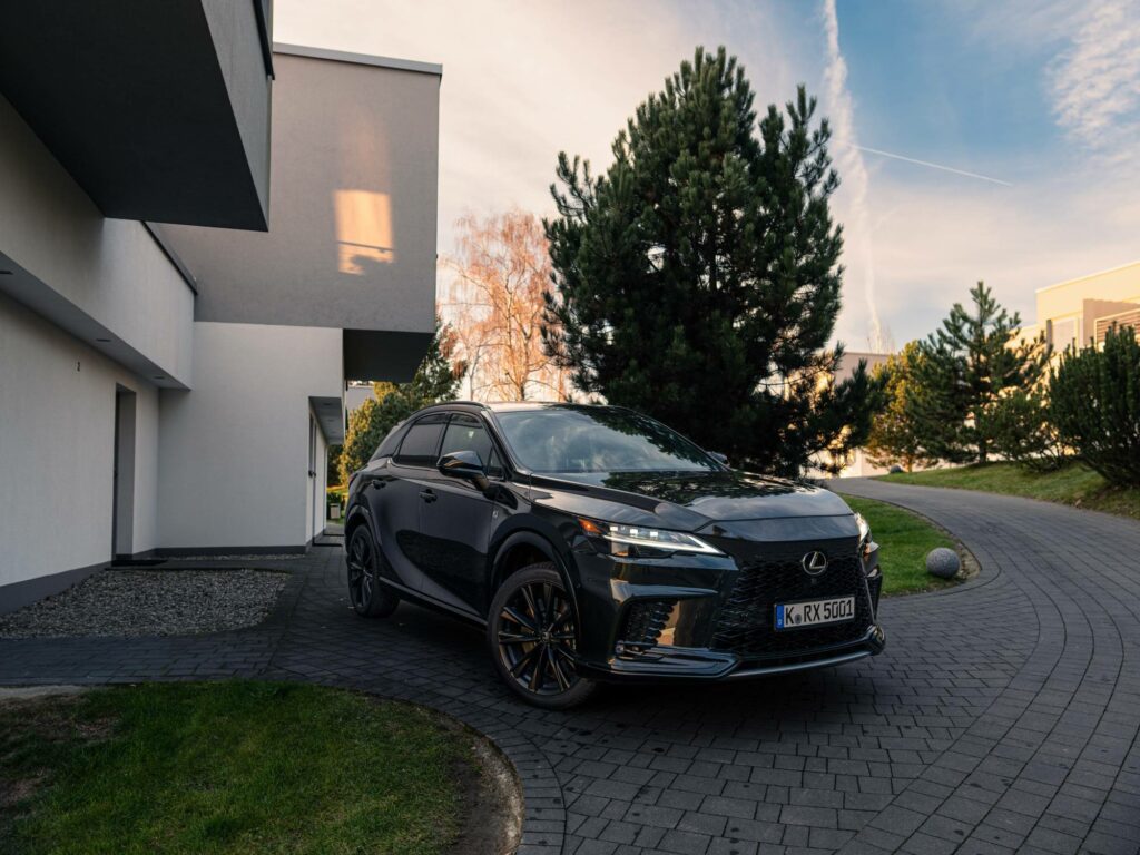 Nowy Lexus RX – pierwsza jazda w trzech odsłonach