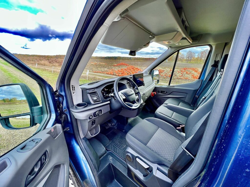 Ford E-Transit wnętrze