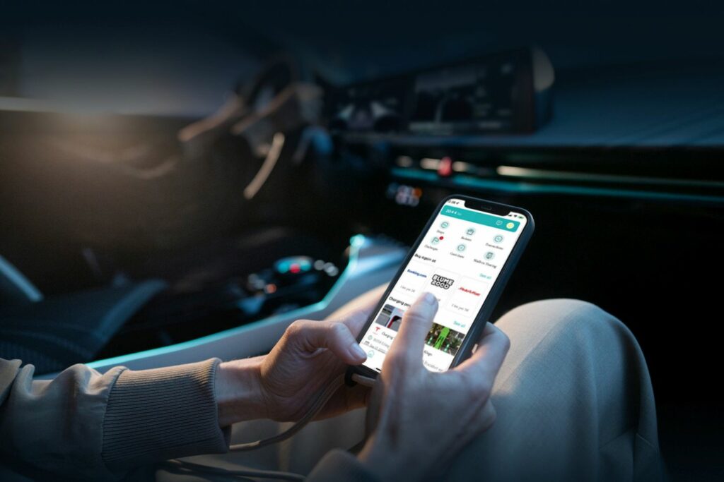 Elektromobilność, która angażuje. Kia wchodzi we współpracę z &Charge