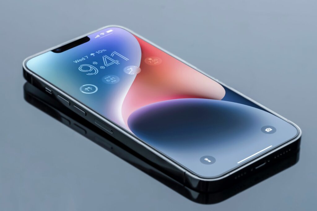 Porównanie iPhone 13 Pro i iPhone 14 Pro: różnice, aparaty, możliwości wideo, wydajność, ekrany i ceny na polskim rynku