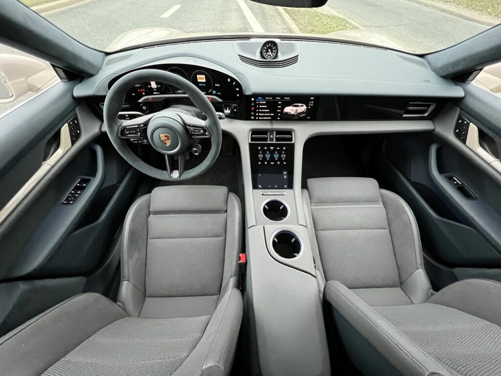 Wnętrze Porsche Taycana 4S Sport Turismo