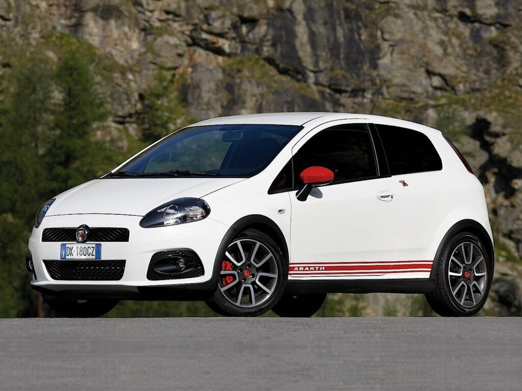 Mocne auto dla młodego kierowcy do 20 tys. zł. Co kupić?