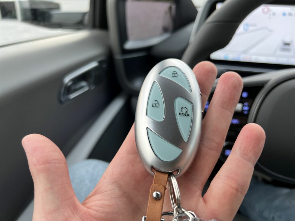 kluczyk Hyundaia Ionica 6 w ręku kierowcy