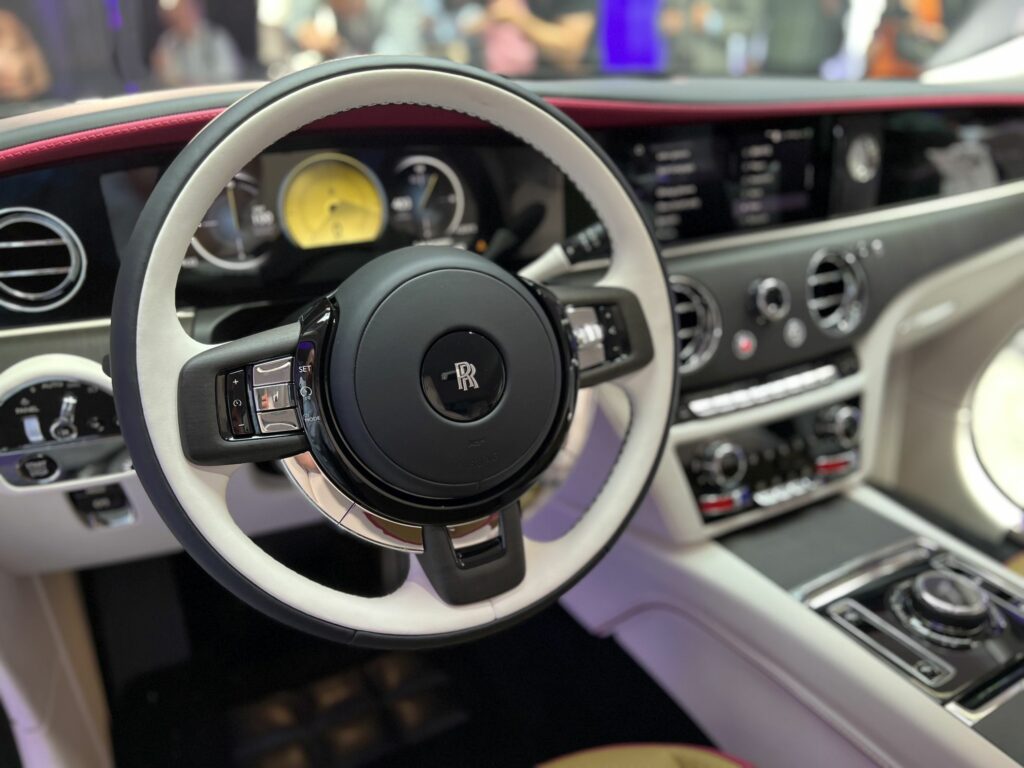 kierownica Rolls-Royce Spectre